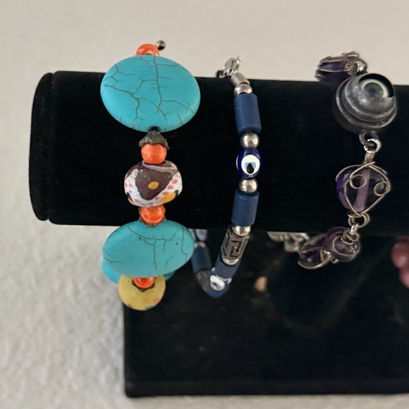 11 Stackable Bracelets - Picture 4 of 6